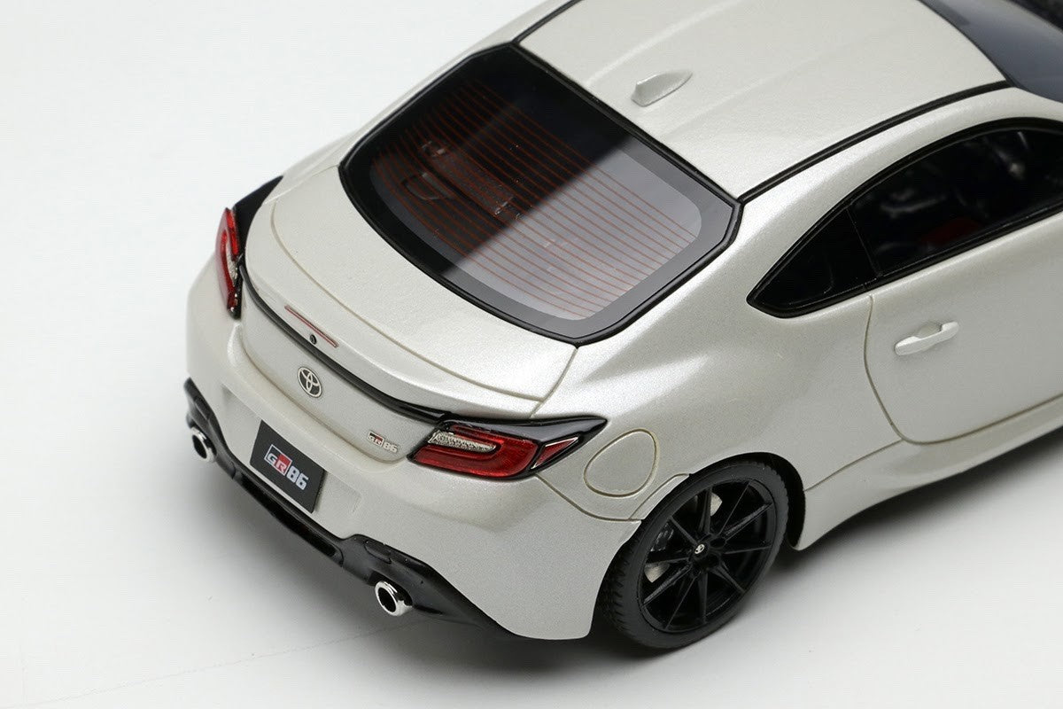 Make Up EIDOLON EM659B 1/43 Toyota GR86 RZ Crystal White Pearl 2021