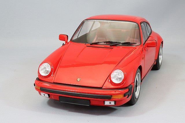 Minichamps MC100063021 1/18 Porsche 911 Carrera Coupe Red