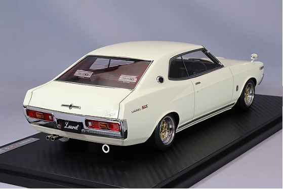 Ignition Model IG3038 1/18 Nissan Laurel 2000SGX C130 White SSR MKIII