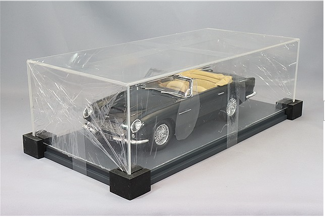 Schuco SC450065400 1/18 Aston Martin DB5 Convertible 1963 Green Resin