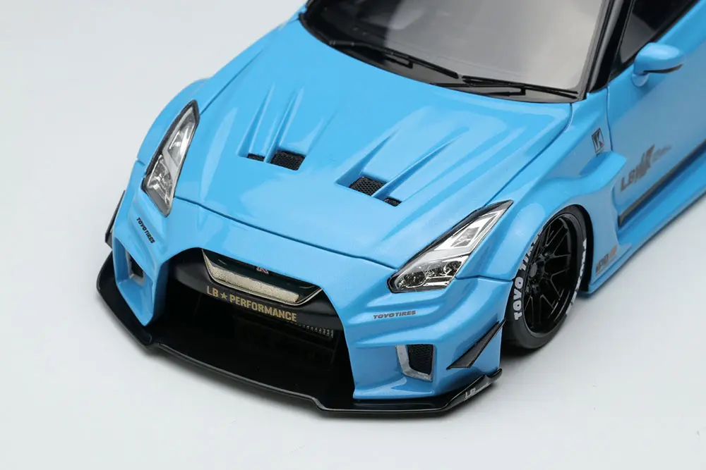 Make Up EIDOLON LB014B 1/43 LB Silhouette Works 35GT-RR GT Wing Pearl Light Blue