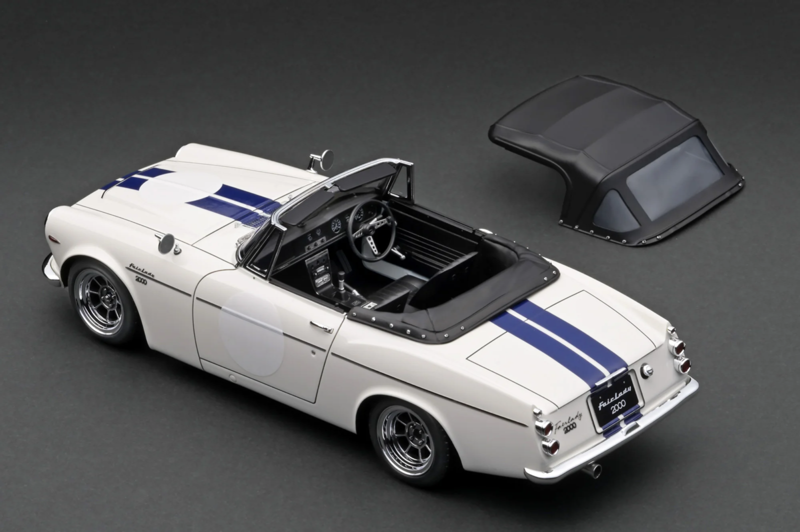 Ignition Model IG2707 1/18 Datsun Fairlady 2000 SR311 Roadster White/Blue