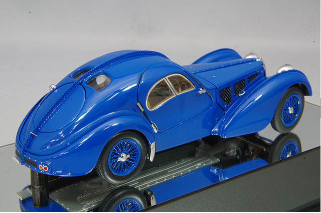 AUTOart 50947 1/43 Bugatti Type 57SC Atlantic 1938 Blue Wire Spokes