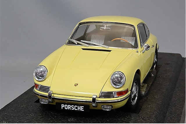 Kyosho KS08969Y 1/18 Porsche 911 (901) 1964 Champagne Yellow Classic