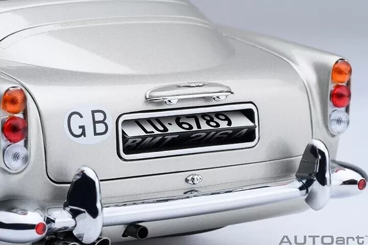 AUTOart 70296 1/18 Aston Martin DB5 007 Goldfinger Bond Silver Movie