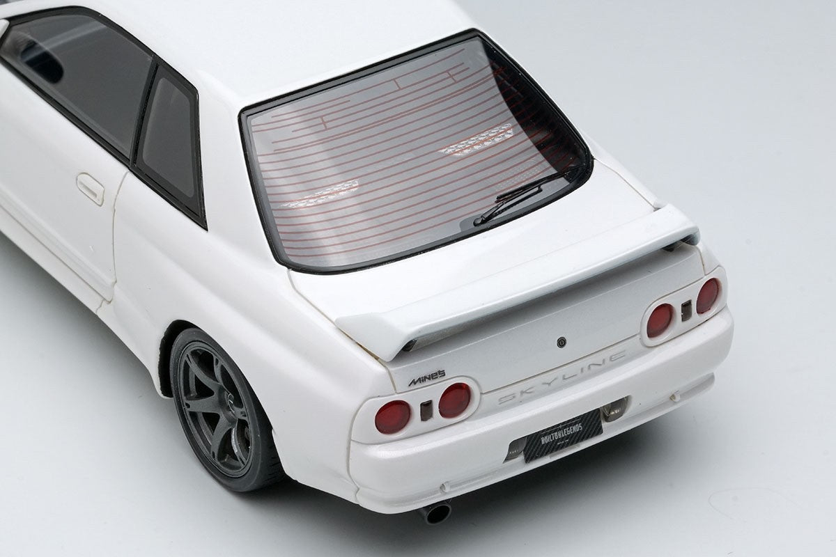 Make Up EIDOLON EM679A 1/43 Mines Nissan Skyline GT-R BNR32 Shiranami White