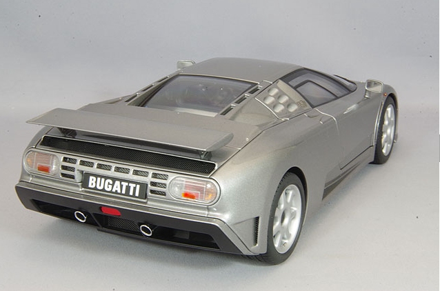 AUTOart 70916 1/18 Bugatti EB110 SS Silver Metallic