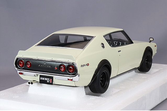AUTOart 77467 1/18 Nissan Skyline 2000GT-R KPGC110 Tuned White