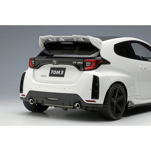 Make Up EIDOLON EML091A 1/18 TOM'S GR Yaris 2021 Super White II