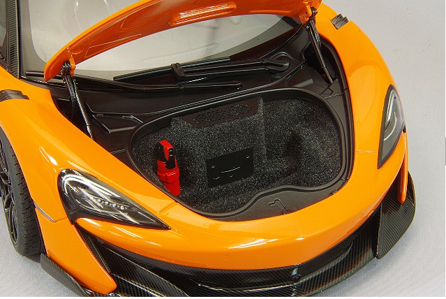 AUTOart 76084 1/18 McLaren 600LT N/A Orange w/Carbon Roof