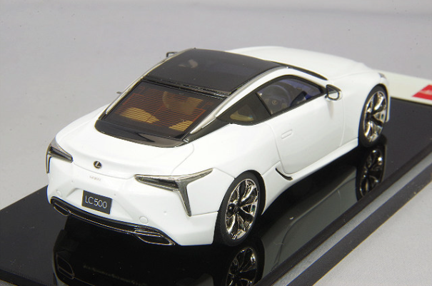 Make Up EIDOLON EM558A 1/43 Lexus LC500 L Package White Nova Pearl 2017 Coupe