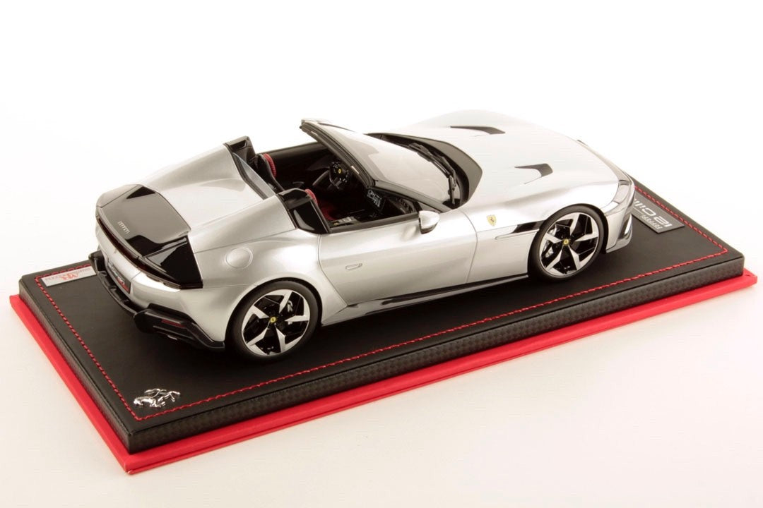 MR Collection FE044SE3 1/18 Ferrari 12 Cilindri Spider Argento Nurburgring Resin