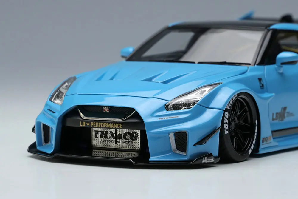 Make Up EIDOLON LB014B 1/43 LB Silhouette Works 35GT-RR GT Wing Pearl Light Blue