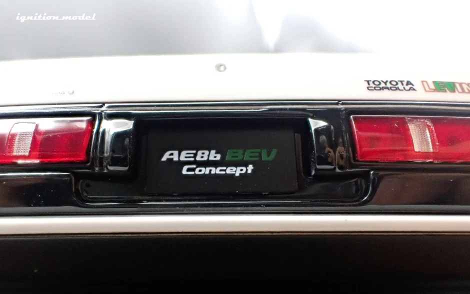 Ignition Model IG3807 1/18 Toyota Corolla Levin AE86 BEV White/Black Resin