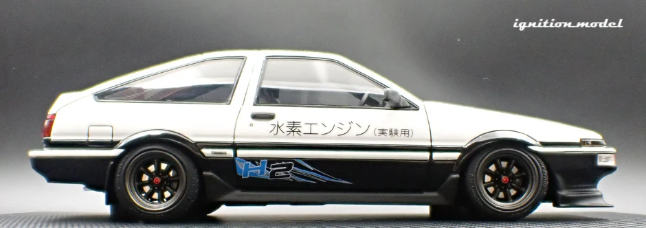Ignition Model IG3809 1/18 Toyota Sprinter Trueno AE86 H2 White/Black Resin