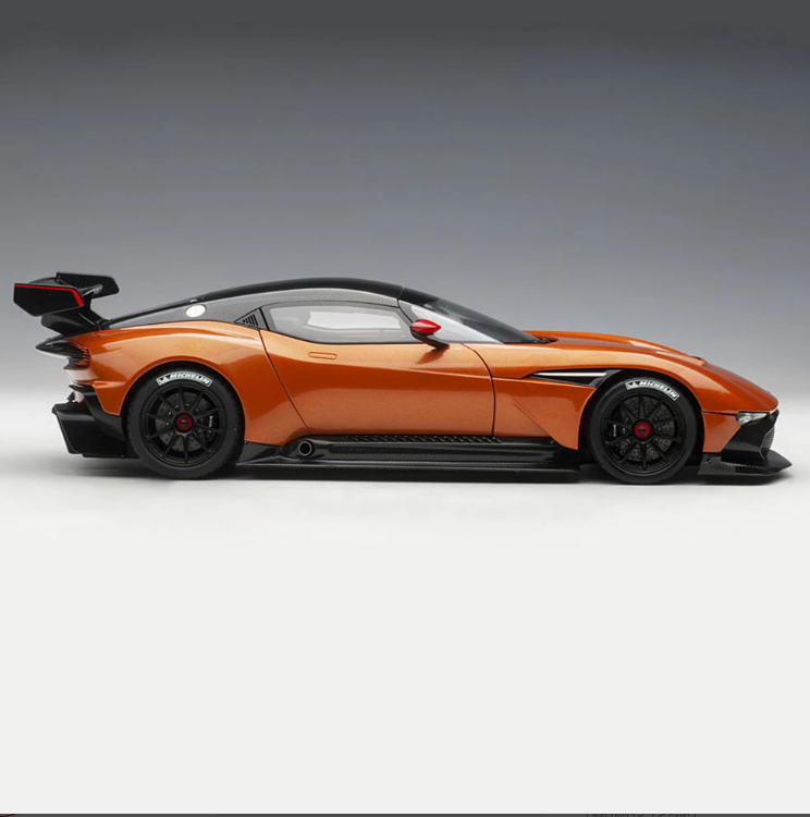 AUTOart 70264 1/18 Aston Martin Vulcan Metallic Orange Diecast Model Car