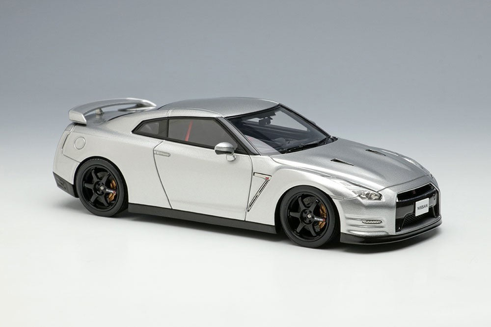 Make Up EIDOLON EM683C 1/43 Nissan GT-R Track Nismo Ultimate Metal Silver