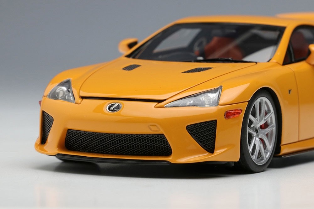 Make Up EIDOLON EM698D 1/43 Lexus LFA 2010 Rear Wing Up Orange Limited