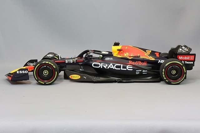 Minichamps MC110221201 1/18 Red Bull RB18 France 2022 Winner