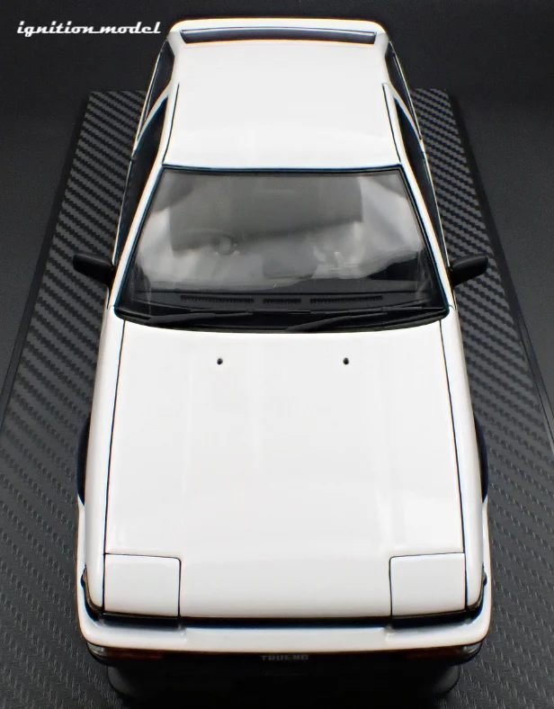 Ignition Model IG3809 1/18 Toyota Sprinter Trueno AE86 H2 White/Black Resin