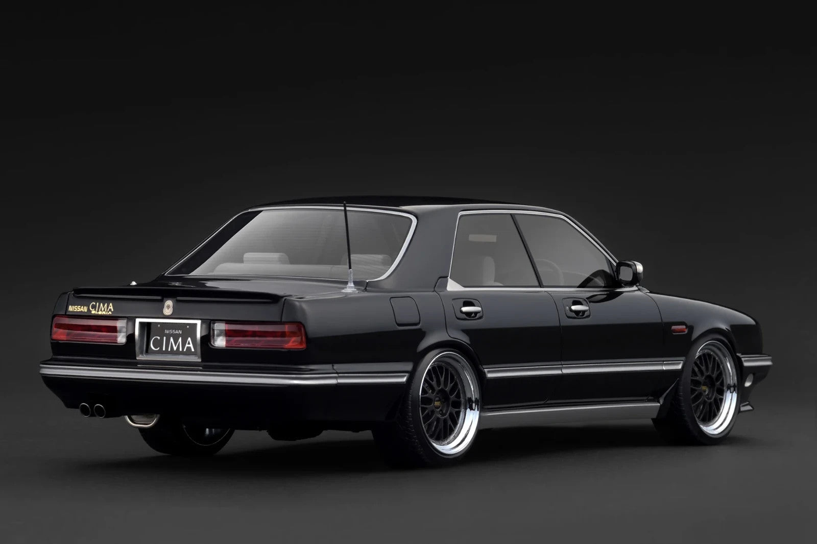 Ignition model IG3900 1/18 Nissan Gloria Cima Y31 Black