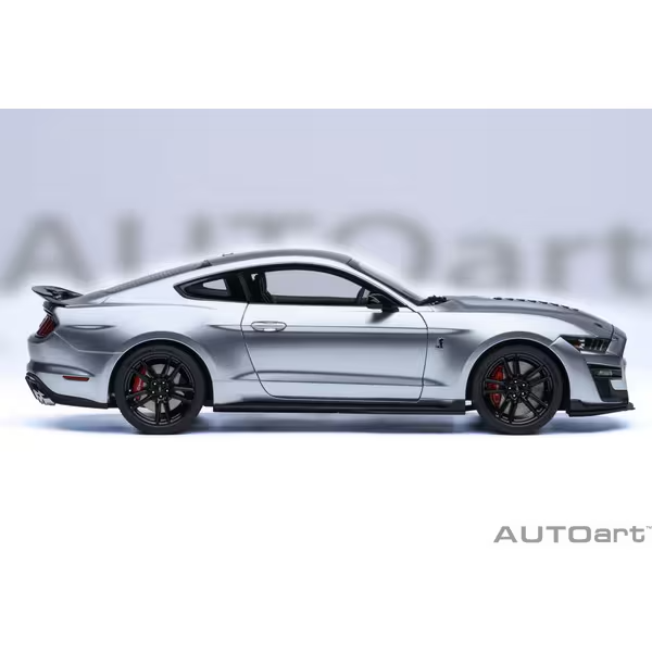 AUTOart 73096 1/18 Ford Mustang Shelby GT500 Silver w/ Black Stripes Diecast Mod