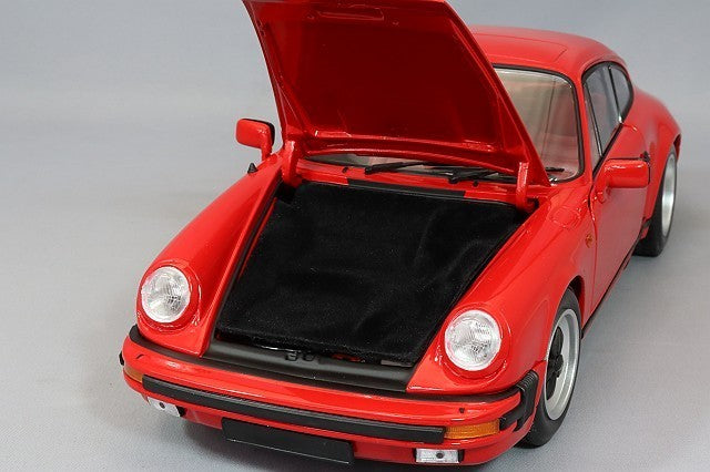 Minichamps MC100063021 1/18 Porsche 911 Carrera Coupe Red