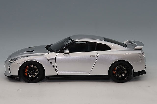 MOTORHELIX FS-M83505 1/18 Nissan GT-R R35 NISMO 2020 Silver Diecast