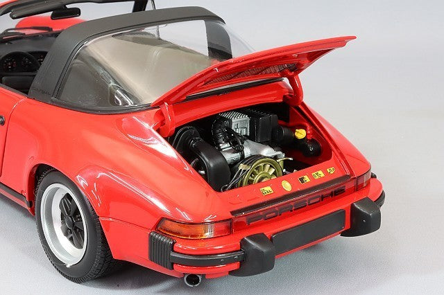 Minichamps MC100063061 1/18 Porsche 911 Carrera 3.2 1983