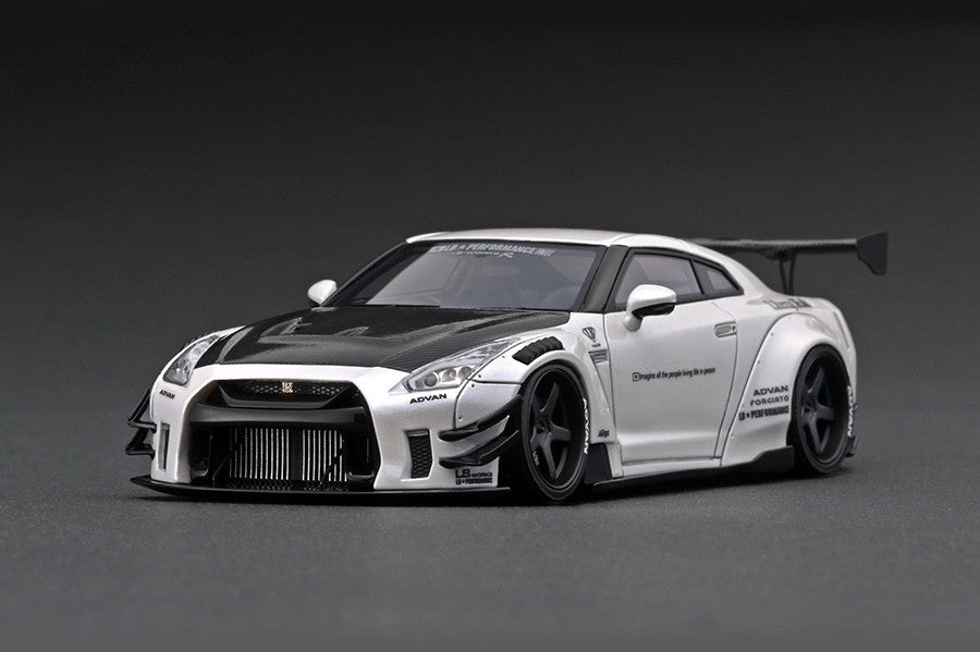 Ignition Model IG2553 1/43 LB-WORKS Nissan GT-R R35 White w/ Figure Resin