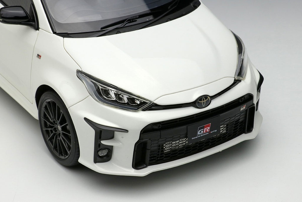 MAKE UP IDEA IM096A 1/18 Toyota GR Yaris RZ 2020 Super White 2 Resin Car