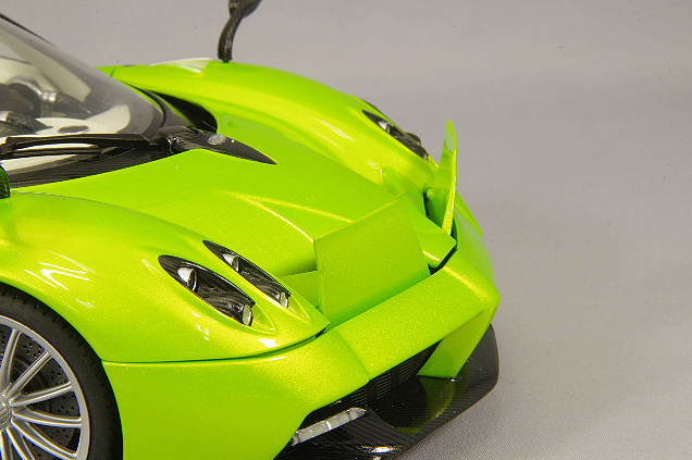 AUTOart 78288 1/18 Pagani Huayra Roadster Metallic Light Green