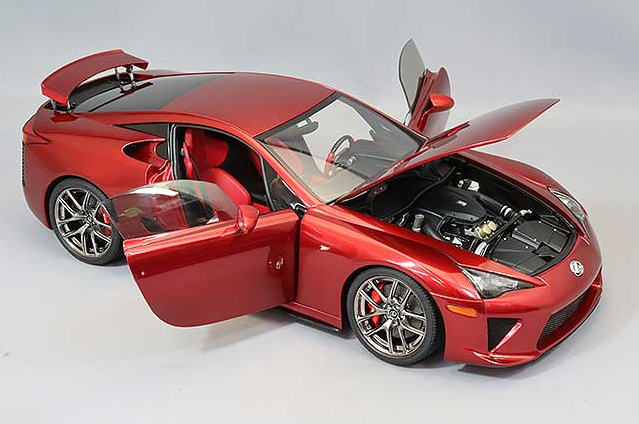 AUTOart 78853 1/18 Lexus LFA Pearl Red Composite