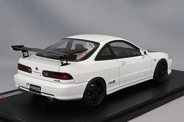 Ignition Model IG3054 1/18 Honda Integra DC2 Type R White SW388 17in
