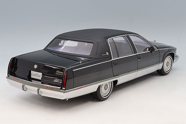 XiaoGuang Model XGM8210511B-2 1/18 Cadillac Fleetwood Black