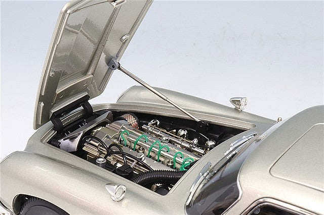 XiaoGuang Model XGM8251033 1/18 Aston Martin DB5 007 Goldfinger