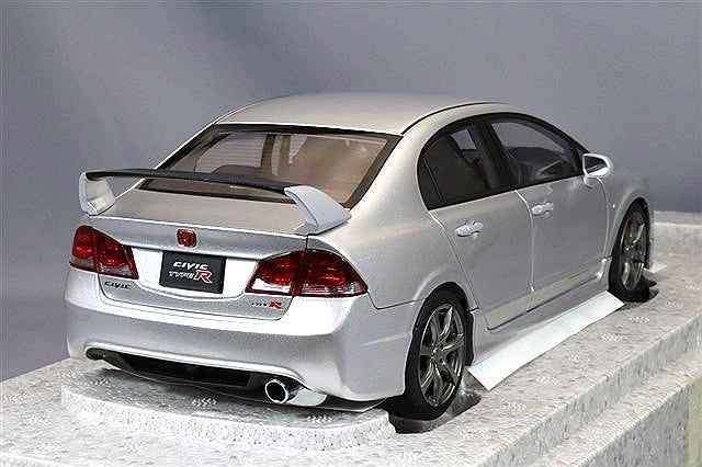 MOTORHELIX FS-M85405 1/18 Honda Civic Type R FD2 2007 Silver