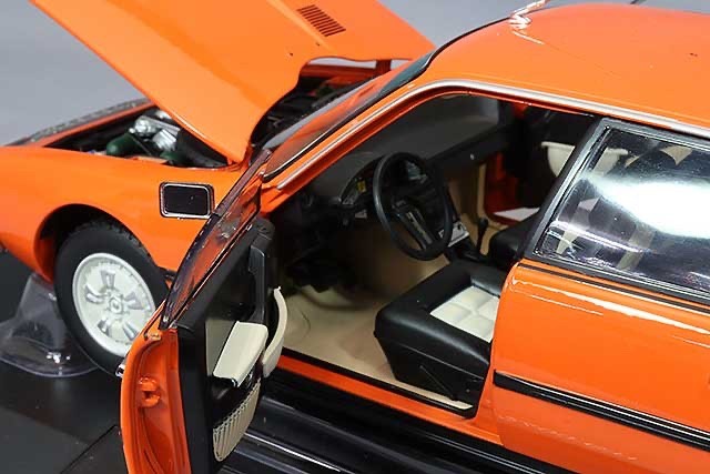 Norev NO181524 1/18 Citroen CX 2400 GTI 1977 Mandarin Orange Diecast Model Car
