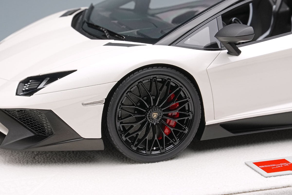 EIDOLON EML007C 1/18 Lamborghini Aventador LP750-4 SV Roadster 2015 Pearl White