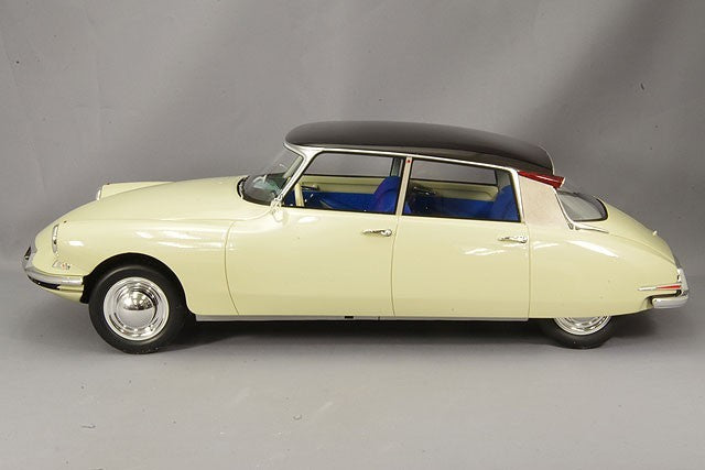 Premium ClassiXXs PCS40045 1/12 Citroen DS19 Type I Cream Resin