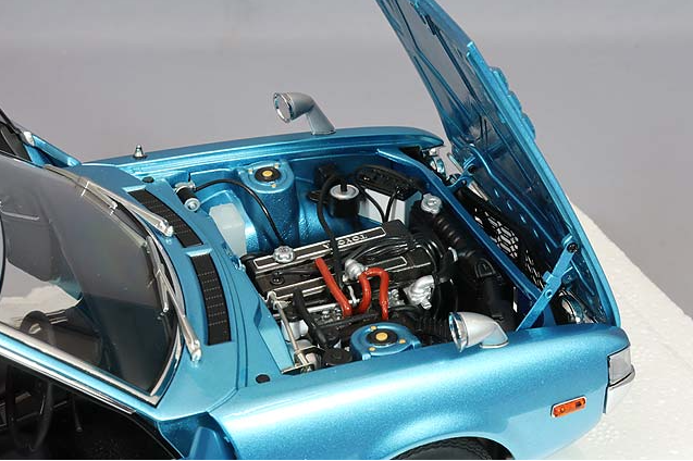 AUTOart 78767 1/18 Toyota Celica Liftback 2000GT RA25 1973 Turq Blue