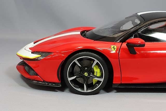 Bburago K18-16911R1 1/18 Ferrari SF90 Stradale Assetto Fiorano Red Diecast