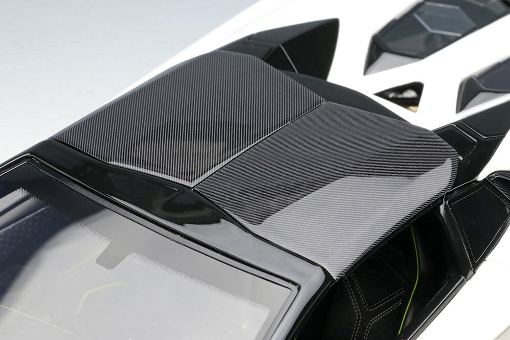 EIDOLON EML064E 1/18 Lamborghini Aventador LP780-4 Ultimae 2021 Bianco Opalis