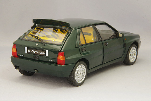 Kyosho KS08343V 1/18 Lancia Delta Integrale Evo II Verde York Green