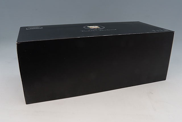 XiaoGuang Model XGM8210511B-2 1/18 Cadillac Fleetwood Black