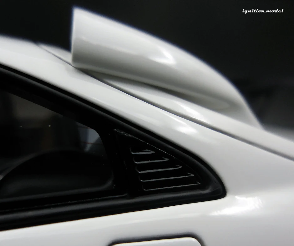 Ignition Model IG3336 1/18 Toyota MR2 SW20 GT Wing CE28 White Resin