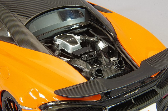 AUTOart 76084 1/18 McLaren 600LT N/A Orange w/Carbon Roof