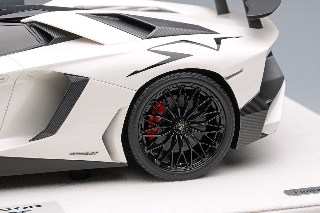 EIDOLON EML007C 1/18 Lamborghini Aventador LP750-4 SV Roadster 2015 Pearl White