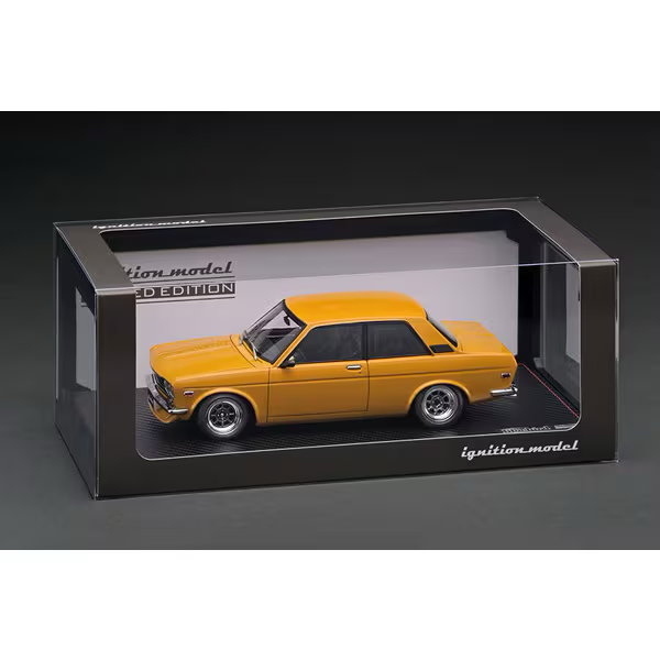 ignition model IG3304 1/18 Datsun Bluebird 510 "Brown with Engine"