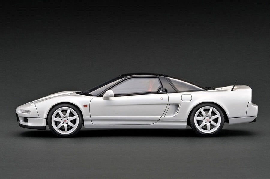 Ignition Model IG3487 1/18 Honda NSX NA1 Pearl White Resin Car w Acrylic Display